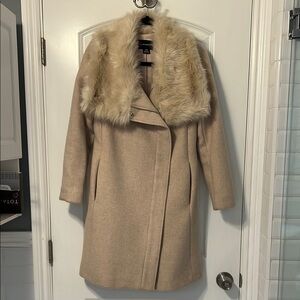 Club Monaco light Tan cream wool Coat with Faux Fur Collar
